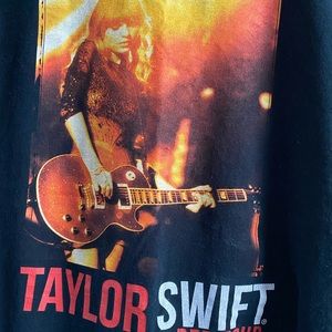Taylor Swift Tour T-Shirt.  RED TOUR SIZE Large